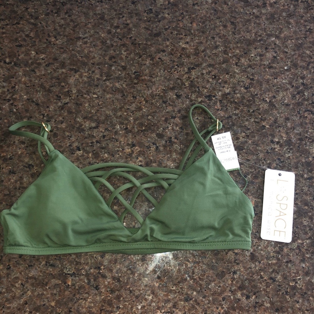 Brand new! Designer bikini top 💚